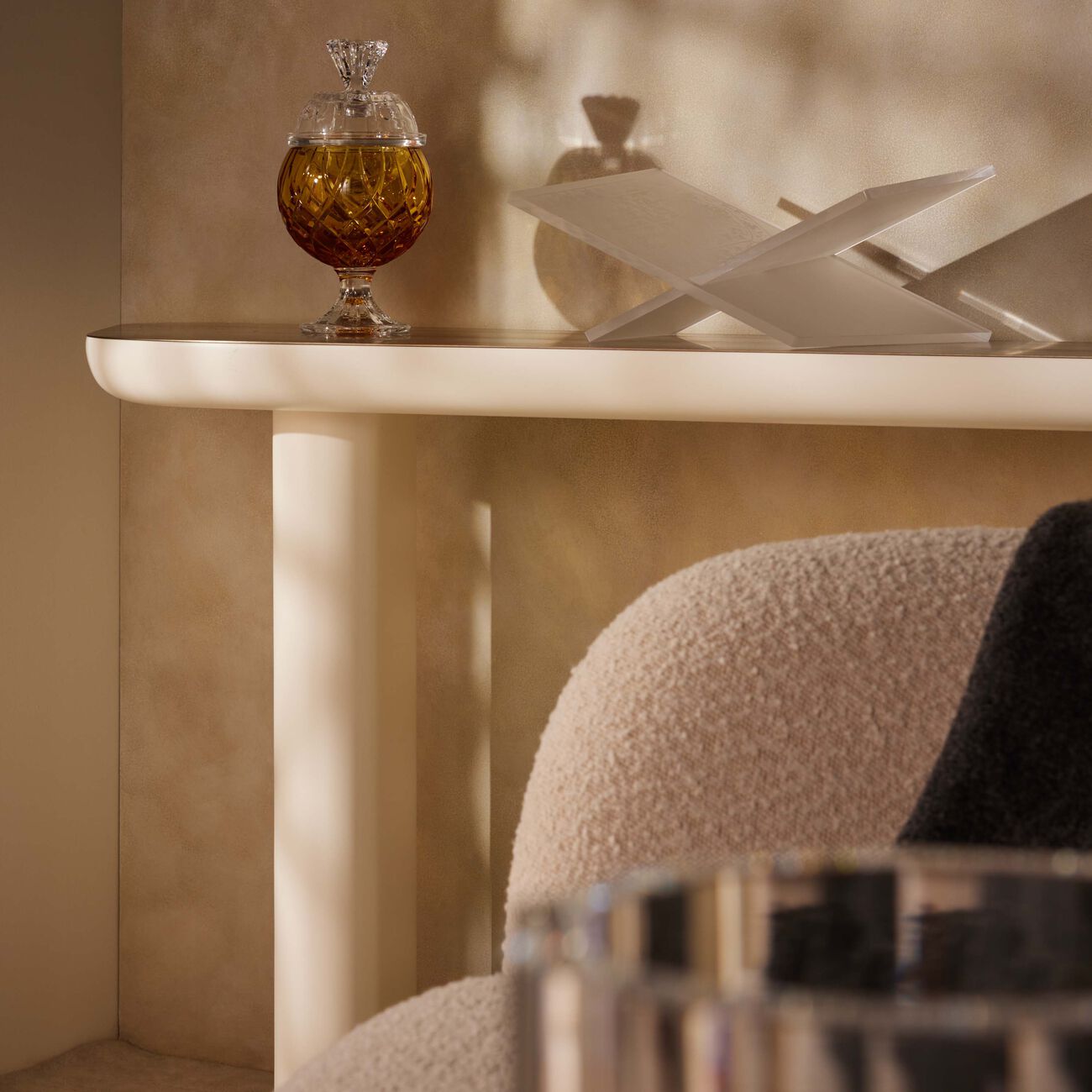 ماريو تشيوني مبخرة عنبرية اللون