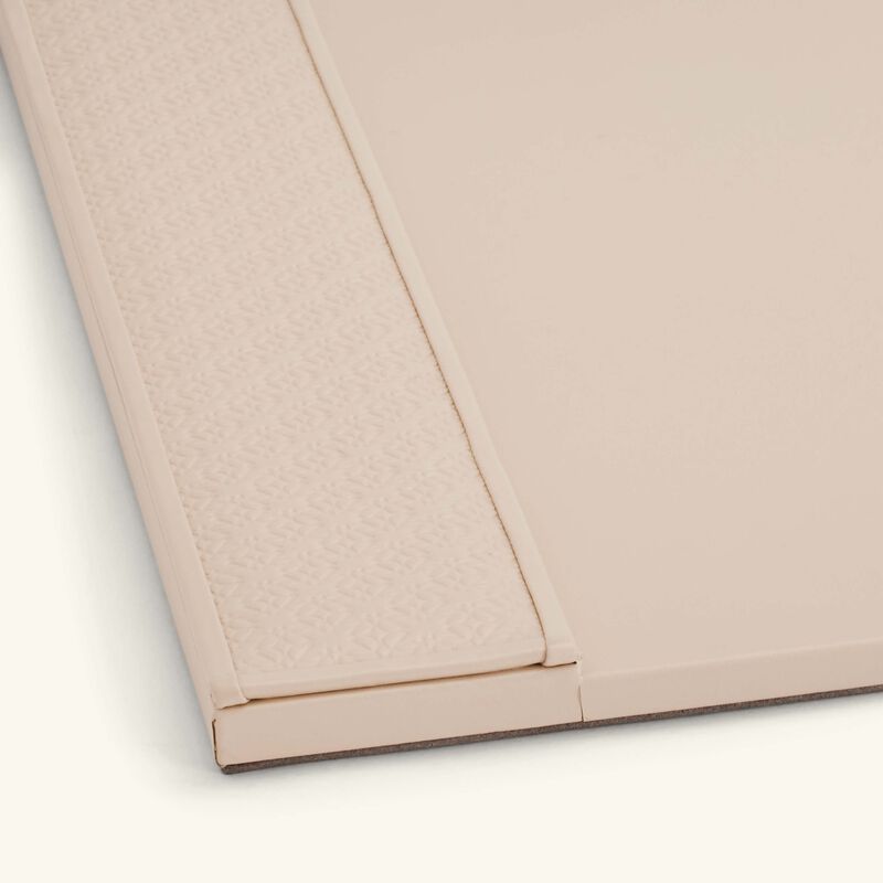 جيوبانيارا قاعدة إيلي صعب مونوغرام تورون للمكتب باللون البيج