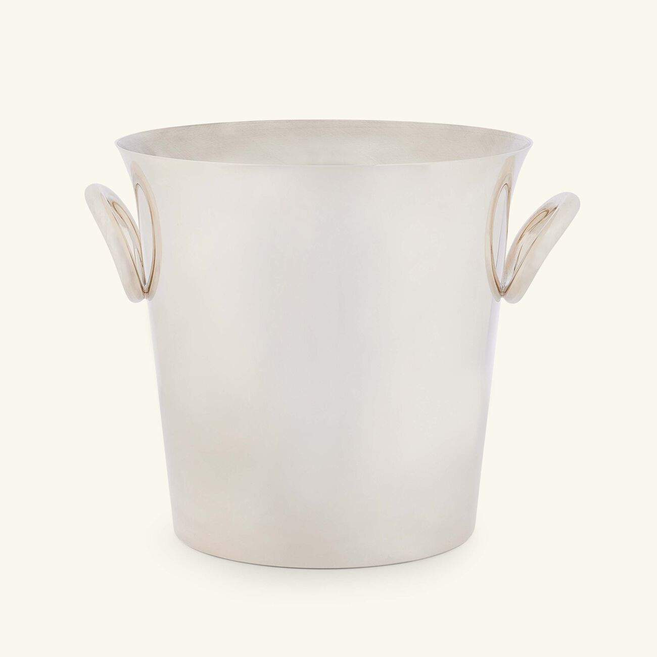 كريستوفل دلو تبرايد المشروب فيرتيجو باللون الفضي