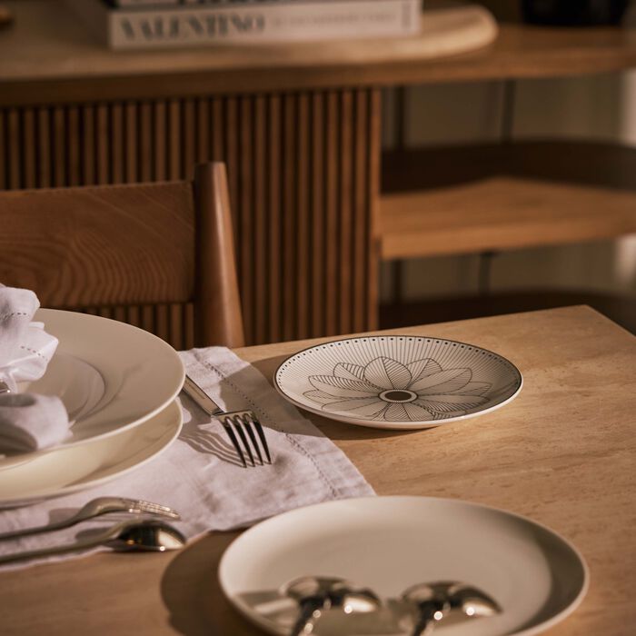 Malmaison Impériale Bread Plate Round White 16cm christofle malmaison imp riale bread plate round white 16cm