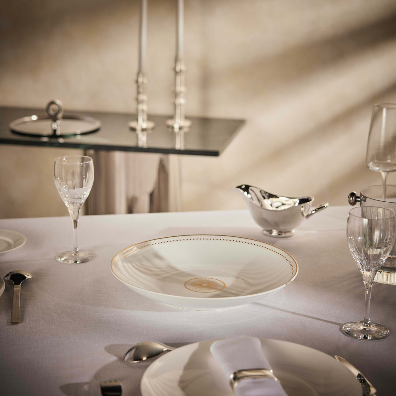 كريستوفل وعاء الضيافة مالميزون إمبيريال باللون الذهبي 29 سم