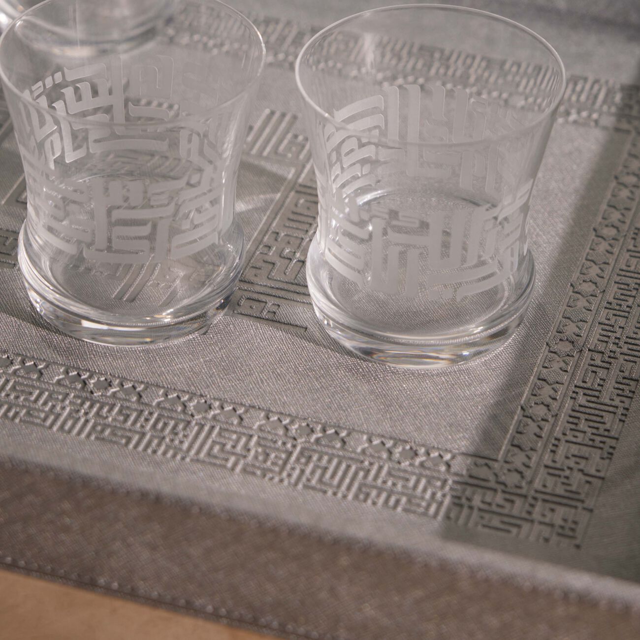 دملاج طقم دار المؤلف من 6 كؤوس شفافة للشرب