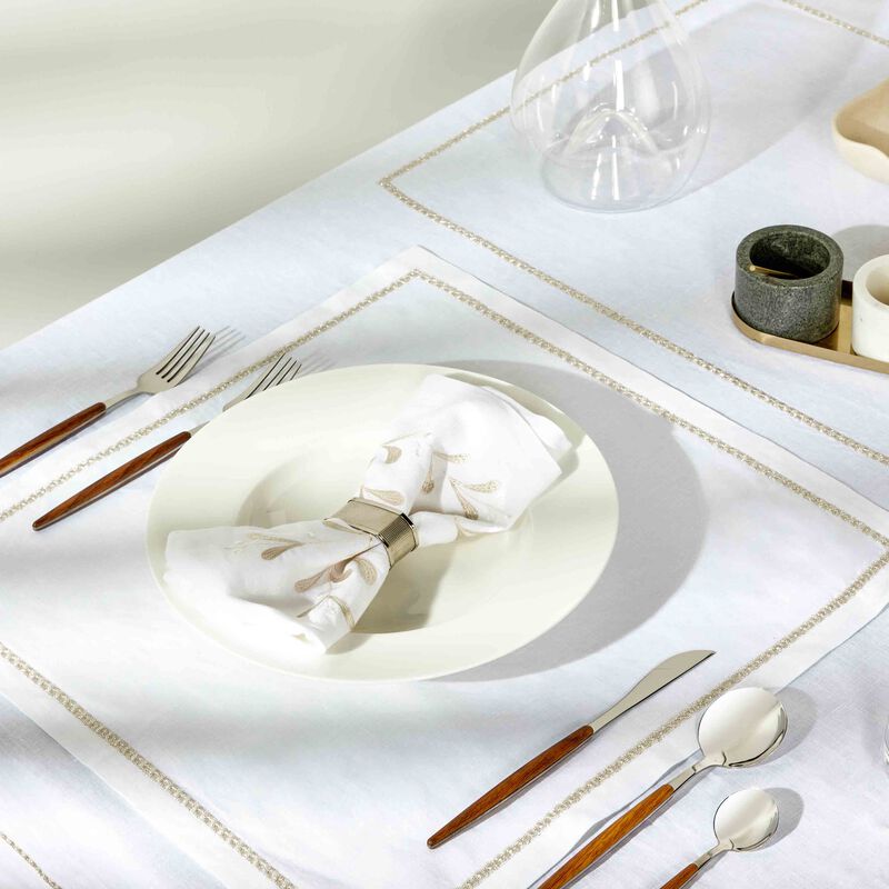 كاترين دينوال مفرش الأطباق روزلي باللون فضي