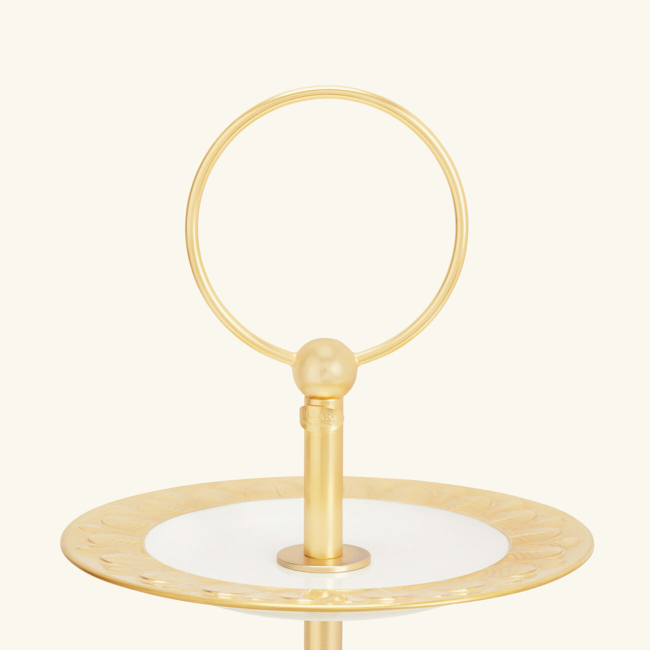 قاعدة الكيك بيكوك باللون الذهبي فيلاري قاعدة الكيك بيكوك باللون الذهبي