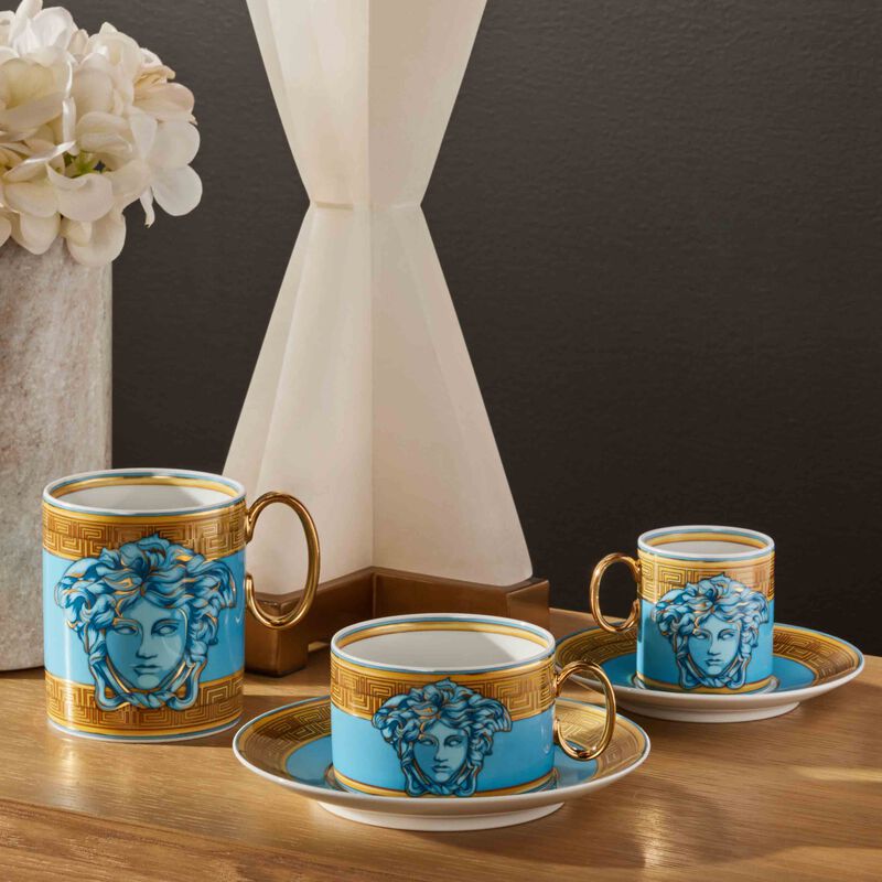 فيرساتشي فنجان الشاي بلو كوين مع صحنه أزرق