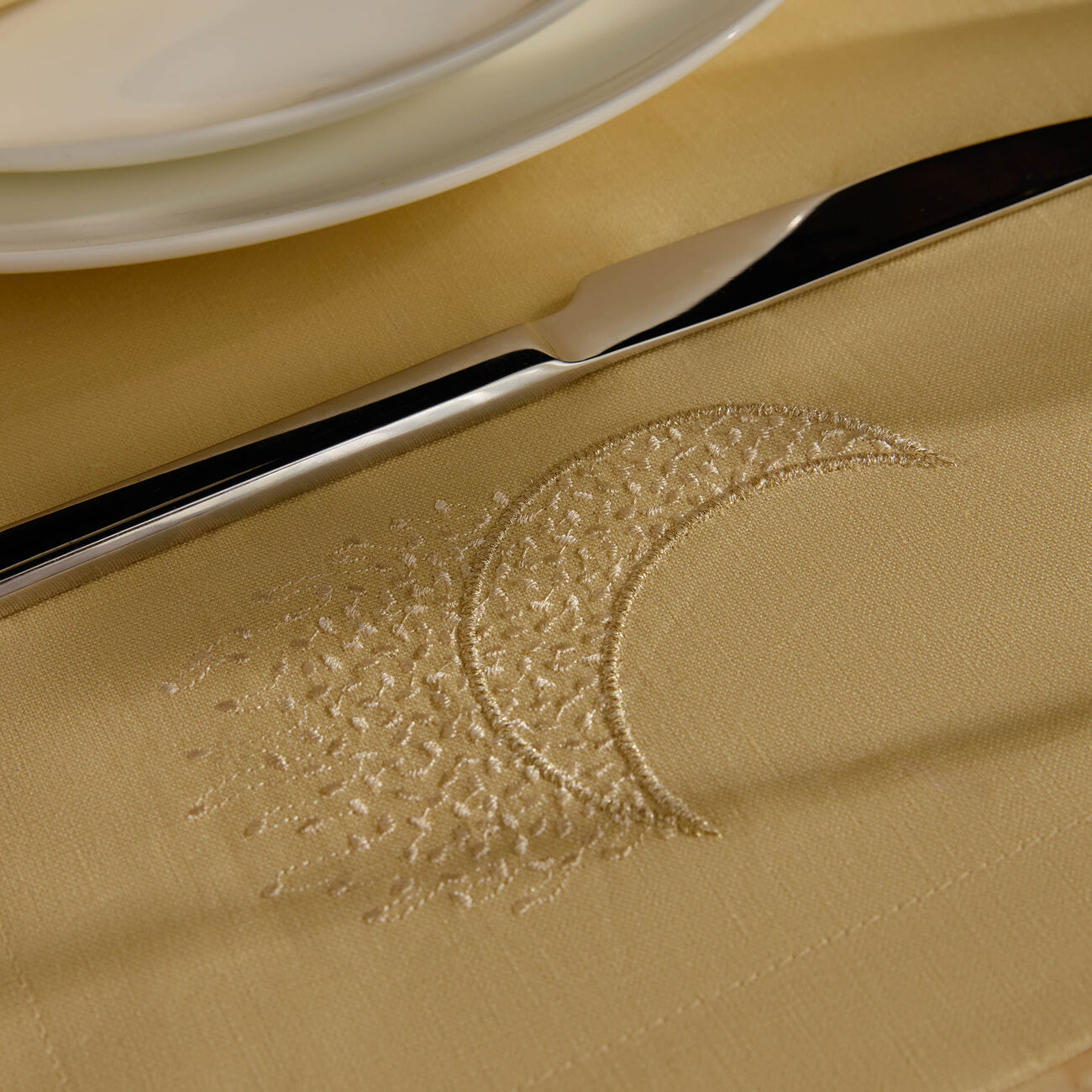 Fairy Moon Placemat Beige catherine denoual fairy moon placemat beige