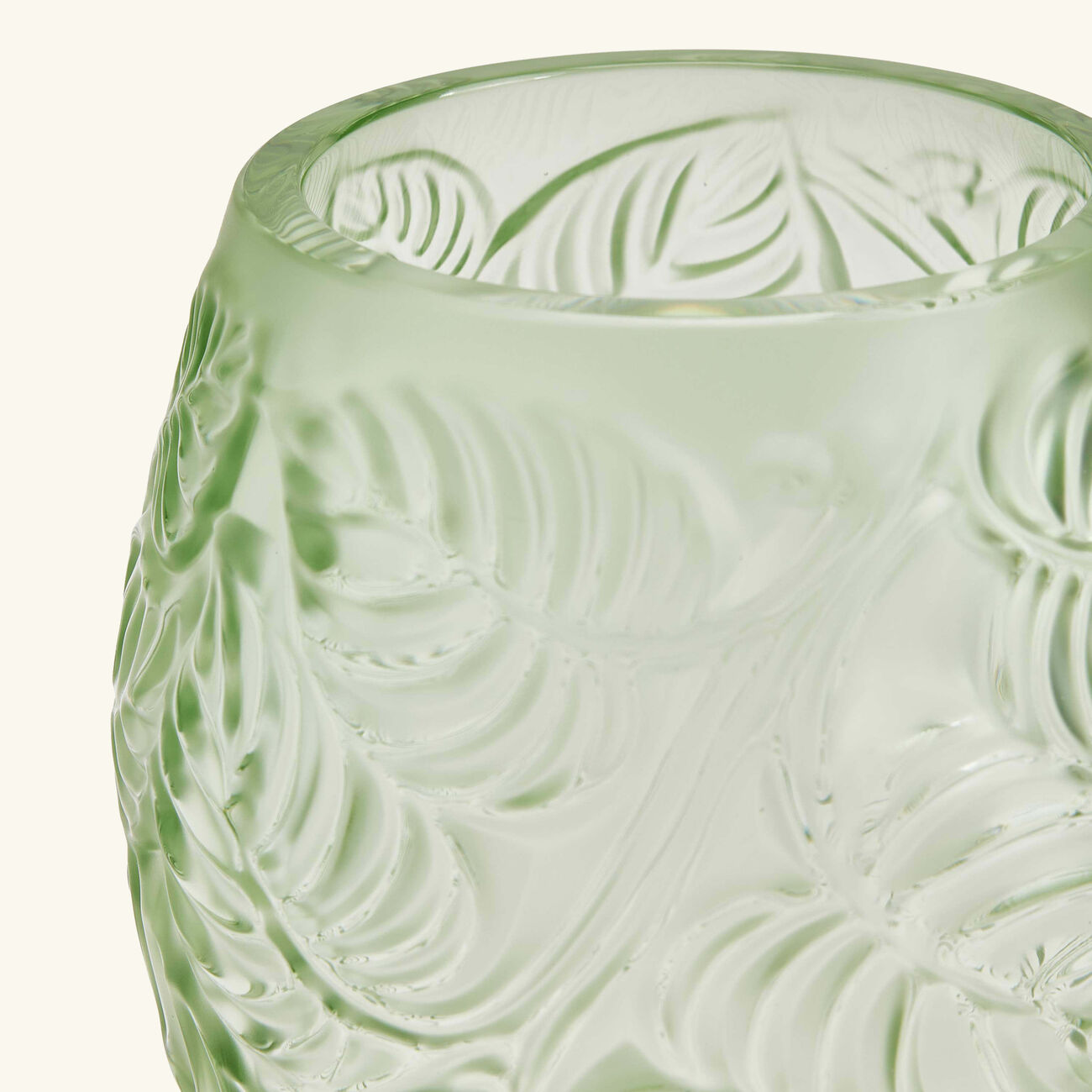 Feuilles Vase Small Green lalique feuilles vase small green