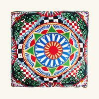 دولتشي أند غابانا كازا وسادة من حرير التويل مع نقوش