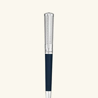 قلم الحبر الجاف (بولبوينت) ليبرتي مطلي باللون الأزرق s t dupont paris is renowned for luxury lighters collectible pens perfumes and premium accessories founded in 1872 s t dupont blends innovation with timeless elegance featuring the iconic diamond head pattern and exceptional french craftsmanship in every handcrafted piece قلم الحبر الجاف بولبوينت ليبرتي مطلي باللون الأزرق