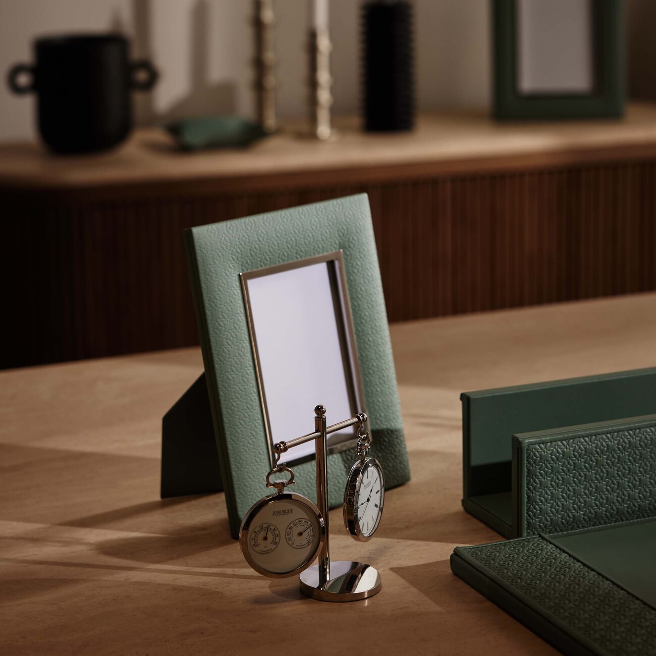 Elie Saab Monogram Frame Agata Green 24x19cm giobagnara elie saab monogram frame agata green 24x19cm