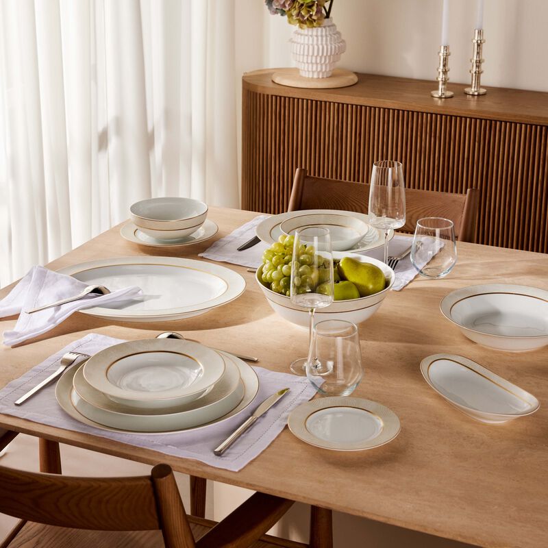 طبق الضيافة سوفاج بلان بيضاوي باللون الذهبي 39 سم برناردو طبق الضيافة سوفاج بلان بيضاوي باللون الذهبي 39 سم