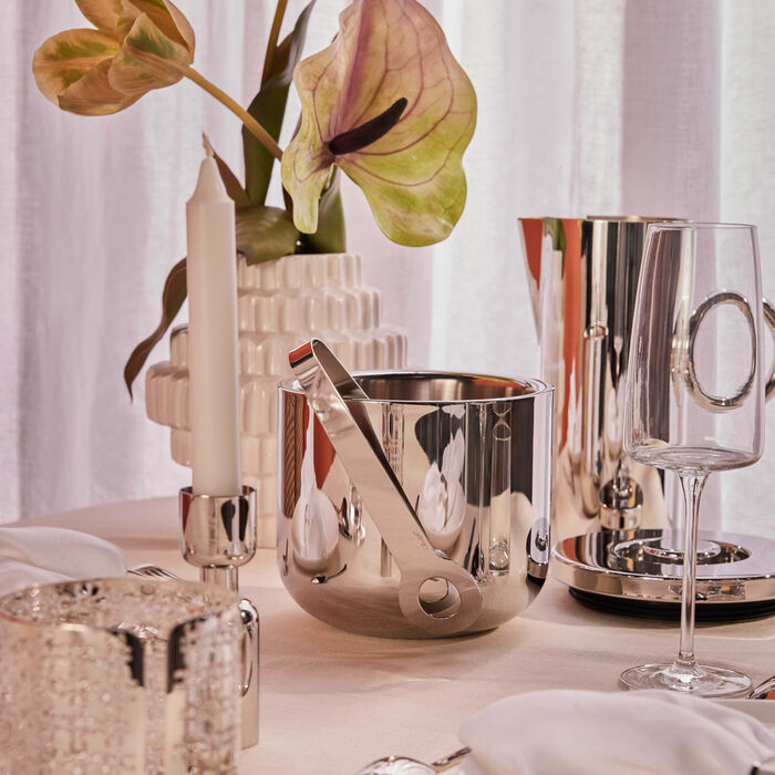 دلو ثلج معزول أوه دو كريستوفل من الستانلس ستيل دلو ثلج معزول أوه دو كريستوفل من الستانلس ستيل