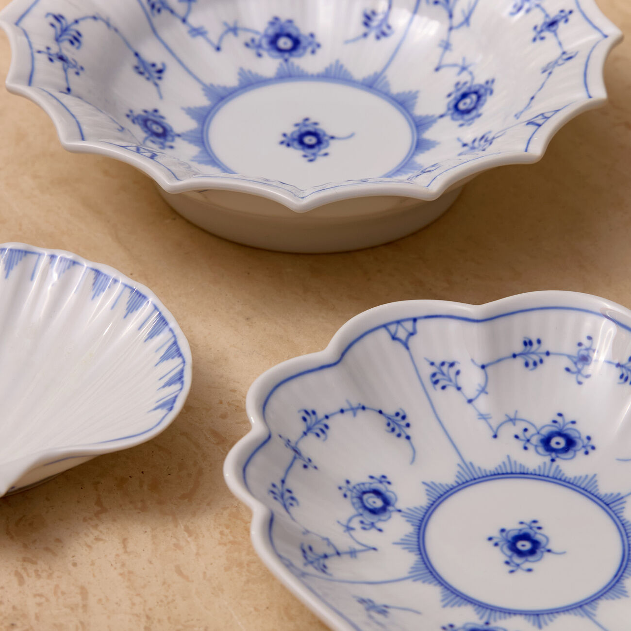 royal copenhagen blue fluted plain serving plates white set of 3