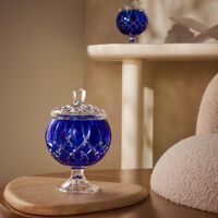 ماريو تشيوني علبة حلوى زرقاء بقاعدة مرتفعة وغطاء