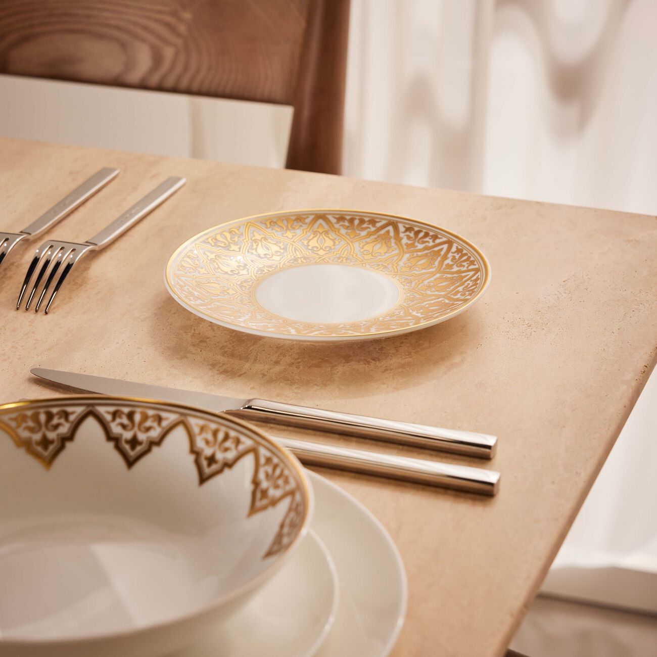 برناردو طبق الخبز والزبدة فينيس دائري باللون الذهبي 16 سم