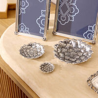 بوتشيلاتي وعاء على شكل زهرة الجاردينيا فضي بحجم متوسط