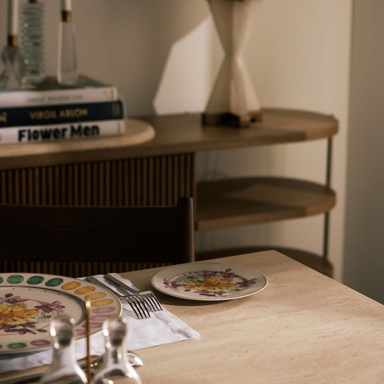 روزنتال طبق آيديليا المستدير للخبز والزبدة   18 سم   مزيّن بنقش على شكل باقة ورد