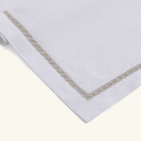 كاترين دينوال منديل روزلي باللون الفضي