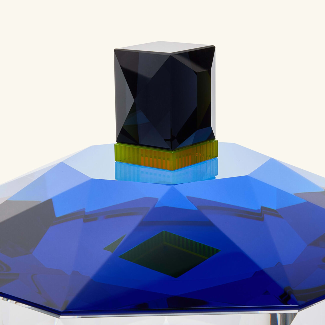 ريفليكشنز كوبنهاغن وعاء ديكور جراند نيو هيفن بغطاء أزرق