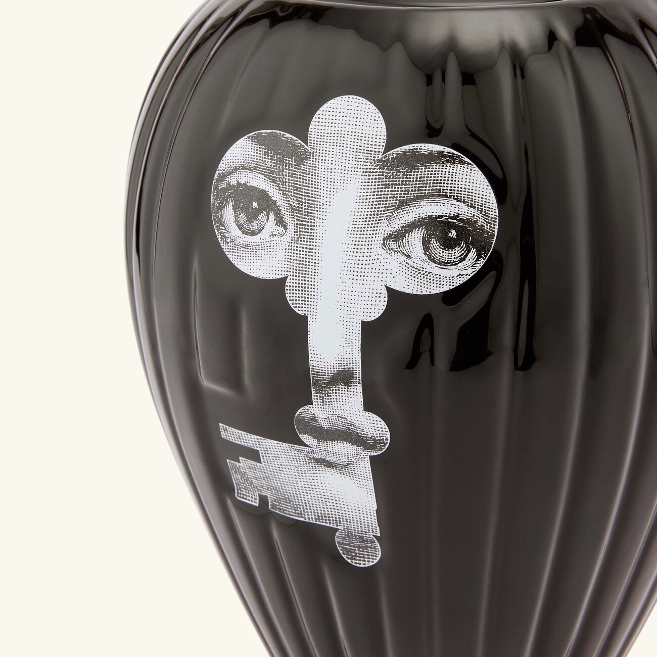 فورناسيتي مزهرية سيراتورا ريجاتو سوداء