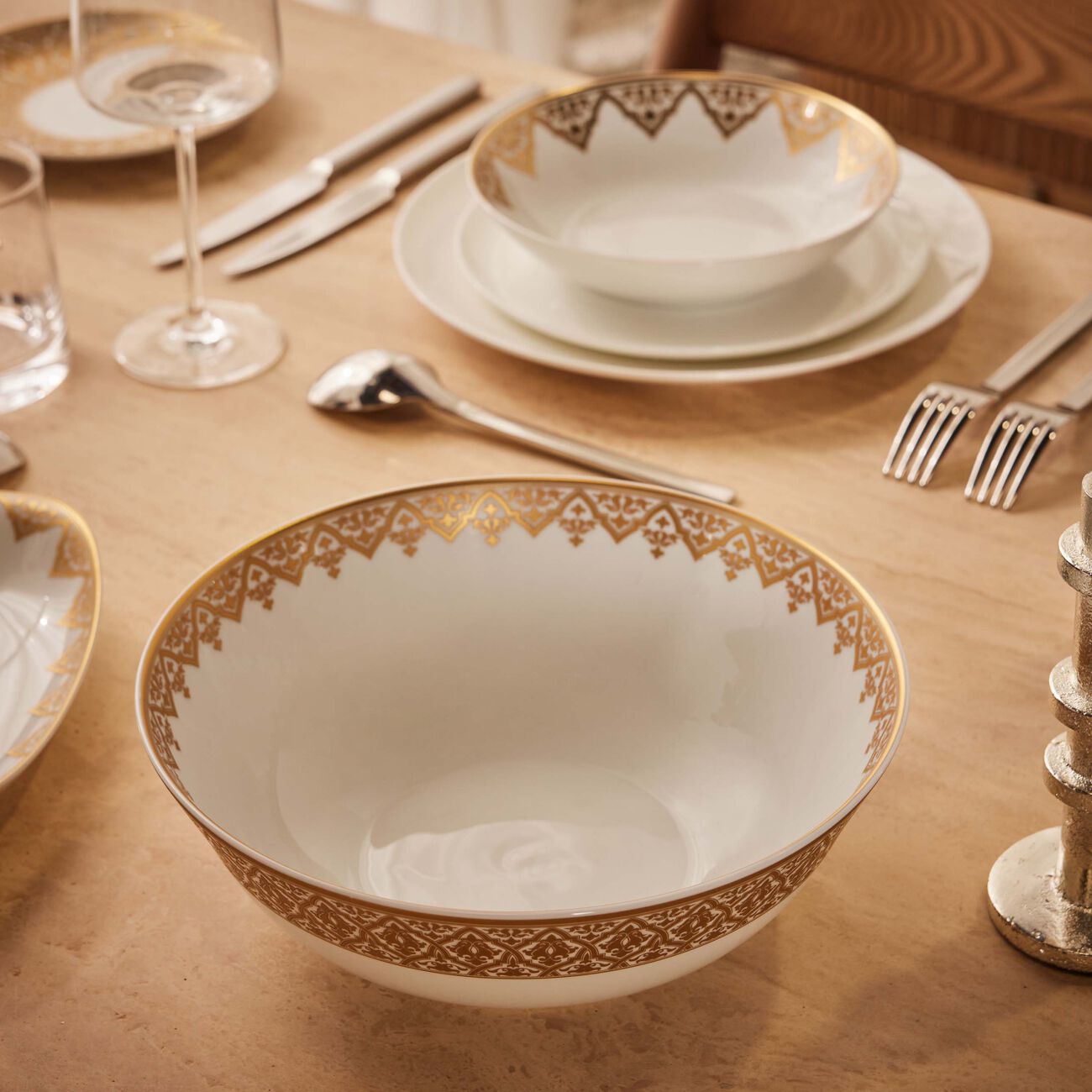 برناردو وعاء السلطة فينيس باللون الذهبي 25 سم