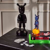 لادرو منحوتة ذا غيست كبيرة سوداء