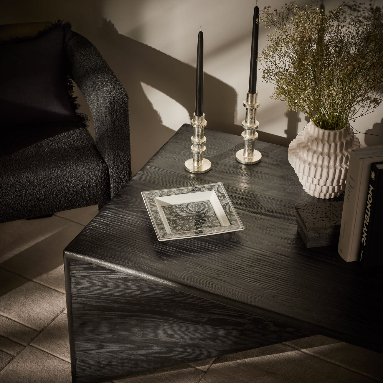 فيرساتشي صينية الحلى والمجوهرات باروكو مربعة متوسطة الحجم