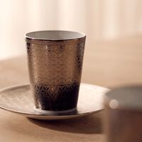 طقم ديفاين مؤلف من فنجانين للقهوة مع صحنيهما باللون الفضي برناردو طقم ديفاين مؤلف من فنجانين للقهوة مع صحنيهما باللون الفضي