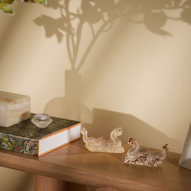 لاليك منحوتة تيانلونج على شكل تنّين صغيرة باللون الذهبي