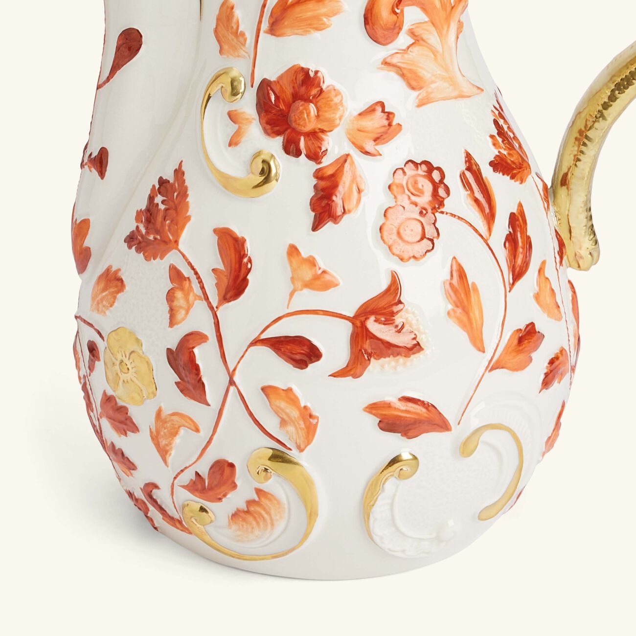 فيلاري دلة تاورمينا باللون الأحمر