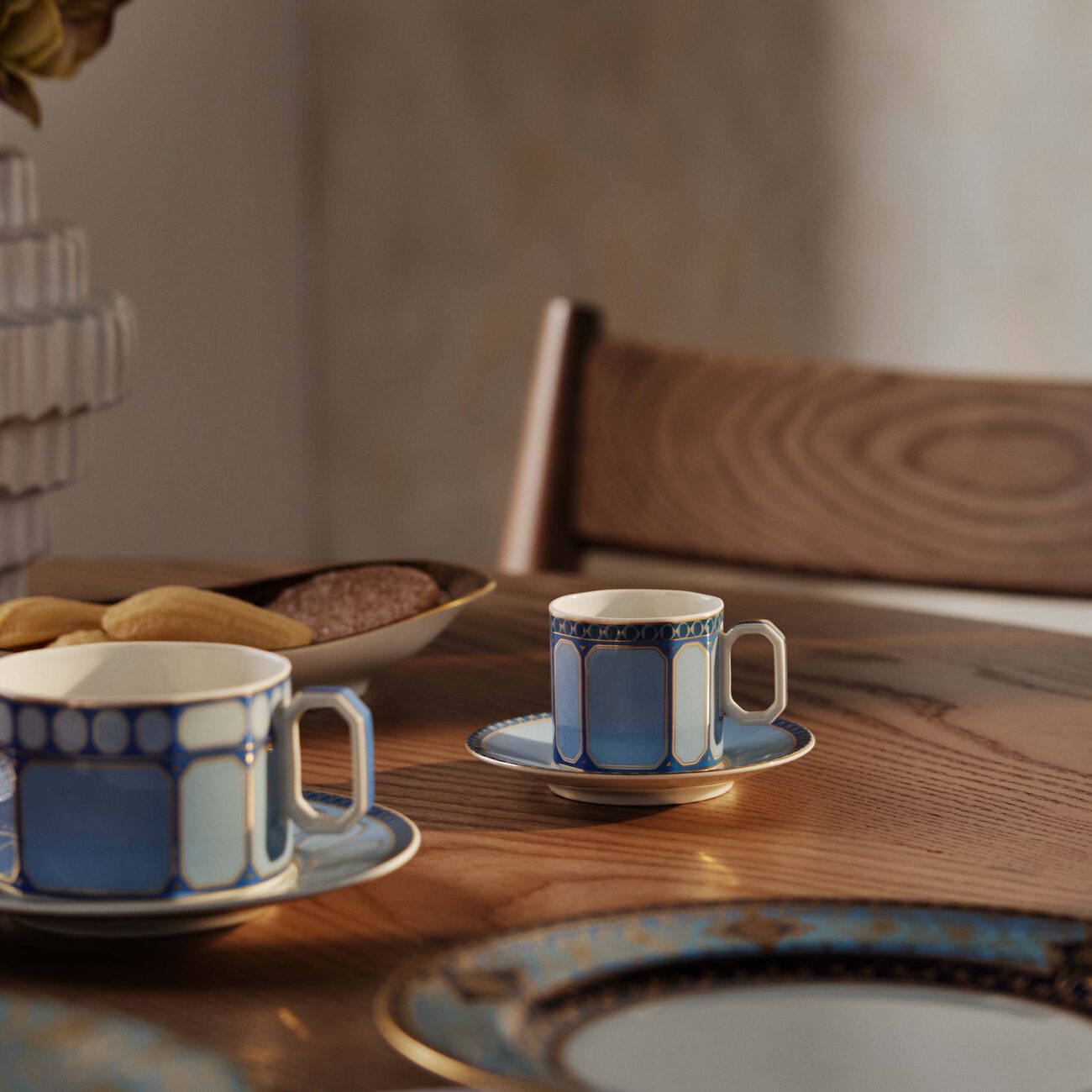 روزنتال فنجان القهوة سيغنوم فيرن مع صحنه أزرق