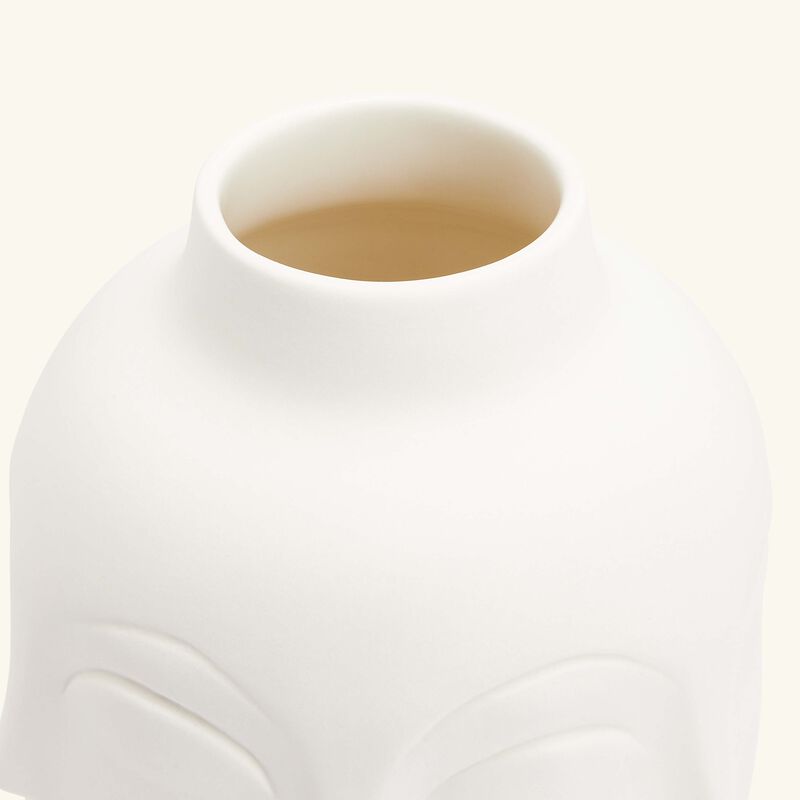 جوناثان أدلر مزهرية دورا مار صغيرة بيضاء