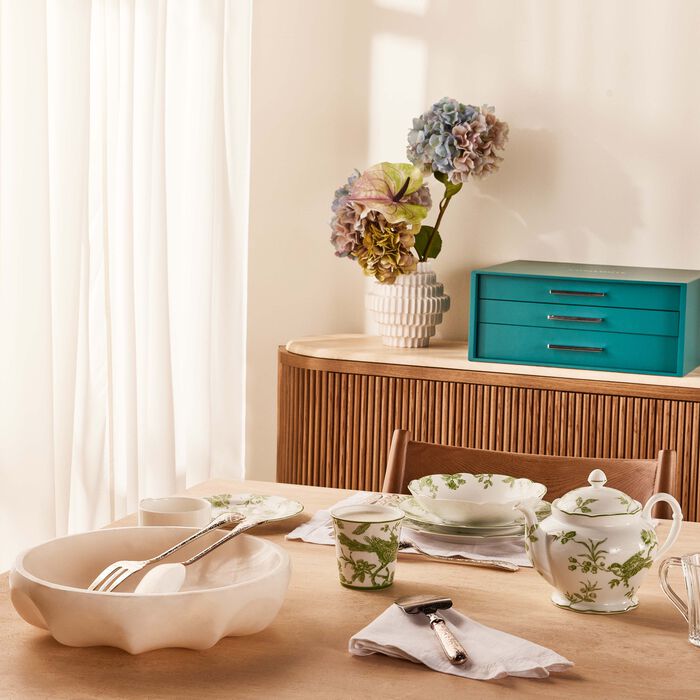 كريستوفل طقم الفضيات جاردان ديدن مؤلف من 75 قطعة باللون الفضي   تكفي لـ12 شخصًا