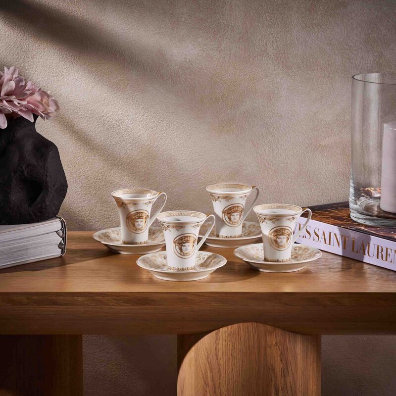 فيرساتشي طقم ميدوزا جالا مؤلف من 6 فناجين العربية مع صحونها باللون الذهبي