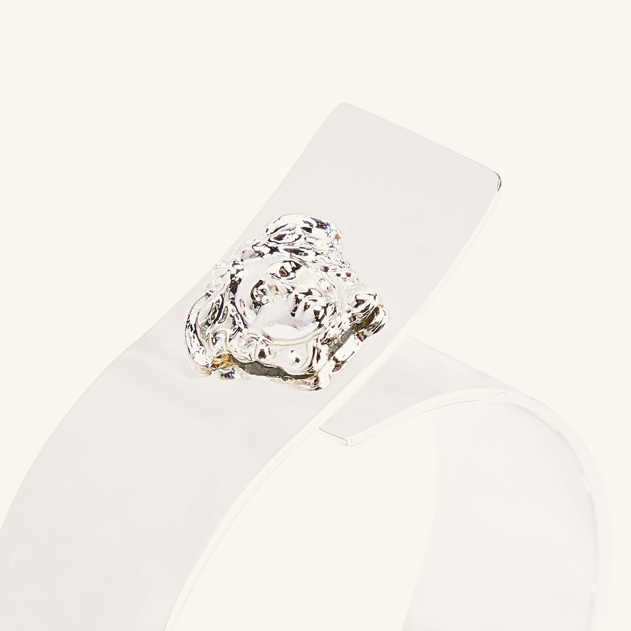 فيرساتشي طقم حلقات مناديل المائدة ميدوزا مطلي بالفضة   4 قطع