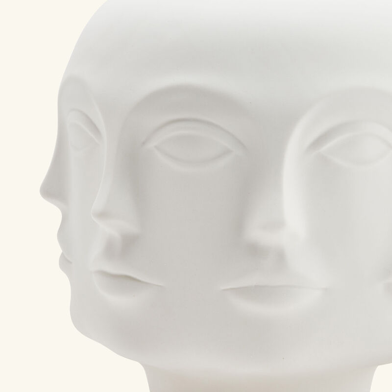 مزهرية دورا مار متوسطة بيضاء جوناثان أدلر مزهرية دورا مار متوسطة بيضاء