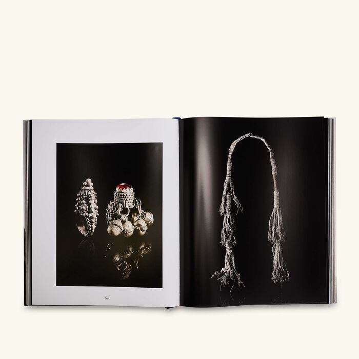 assouline costumes of saudi arabia a heritage of fashion book 48x41cm