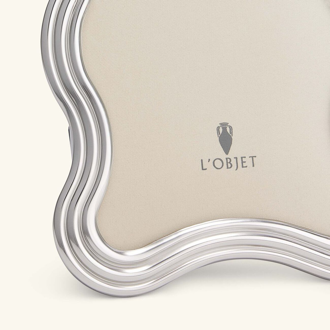 Ripple Frame 13x 18 cm Platinum l objet ripple frame 13x 18 cm platinum