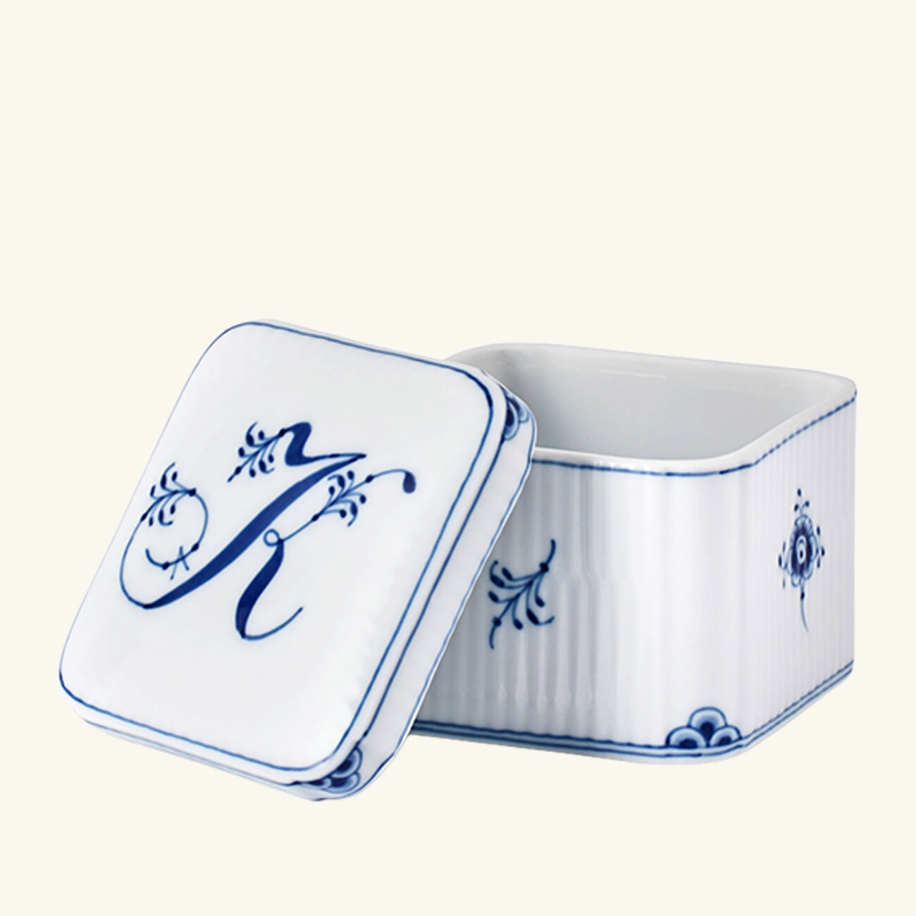 Alphabet Collection K Bonbonniere Box White royal copenhagen alphabet collection k bonbonniere box white