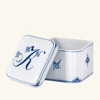 Alphabet Collection K Bonbonniere Box White royal copenhagen alphabet collection k bonbonniere box white