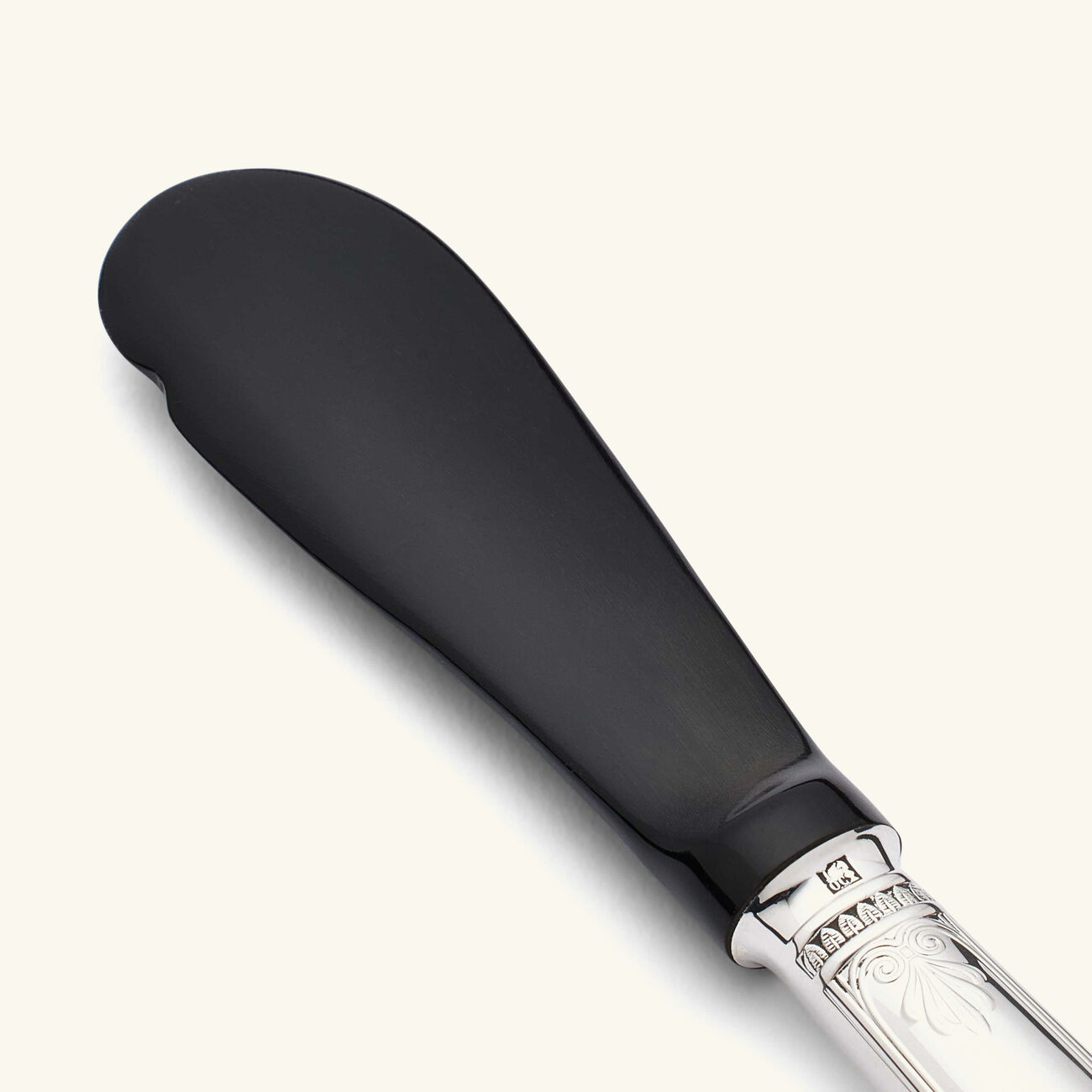 مفرشة الكافيار مالميزون باللون الفضي كريستوفل مفرشة الكافيار مالميزون باللون الفضي