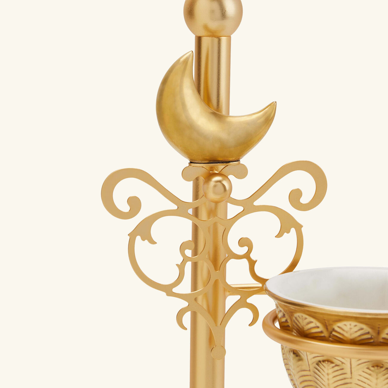 قاعدة الكعك وحامل فناجين القهوة بيكوك إكسترافاجانزا باللون الذهبي فيلاري قاعدة الكعك وحامل فناجين القهوة بيكوك إكسترافاجانزا باللون الذهبي