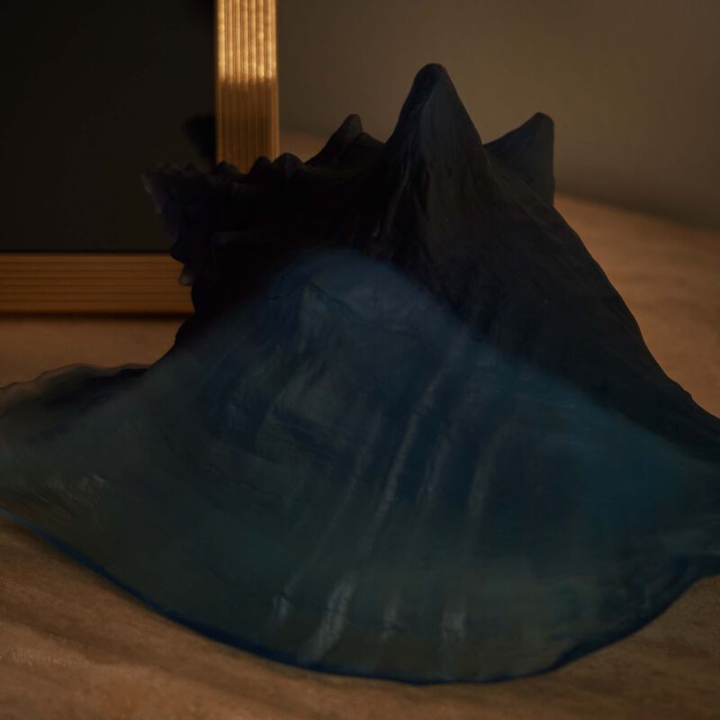 Mer de Corail Conch Shell Figurine Small Blue daum mer de corail conch shell figurine small blue
