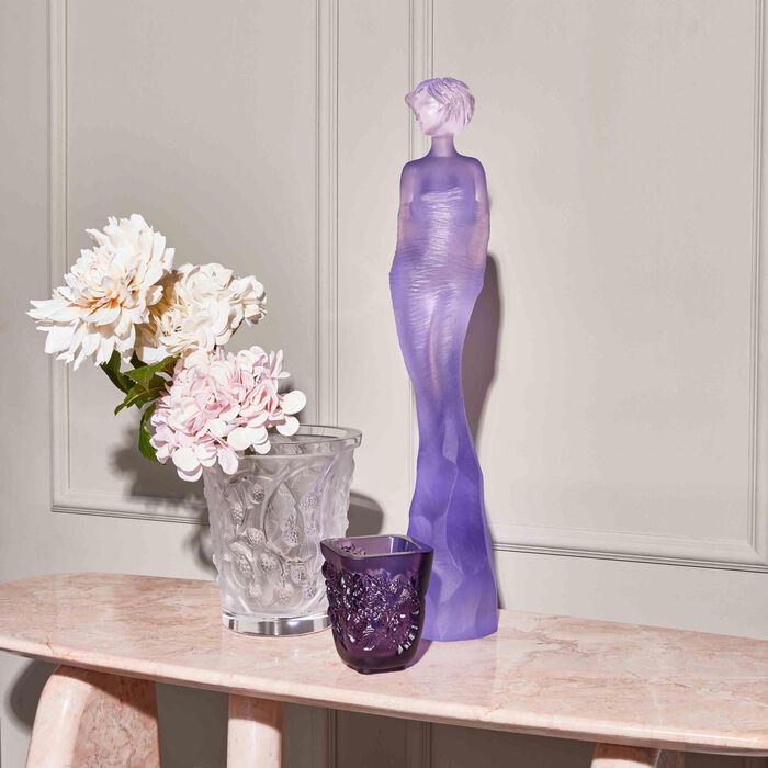 دوم منحوتة جالاتيا كبيرة جدًا وردية