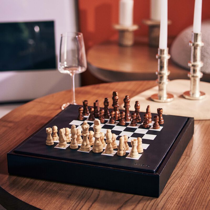 Jet Black Lizard Chess Set vido jet black lizard chess set