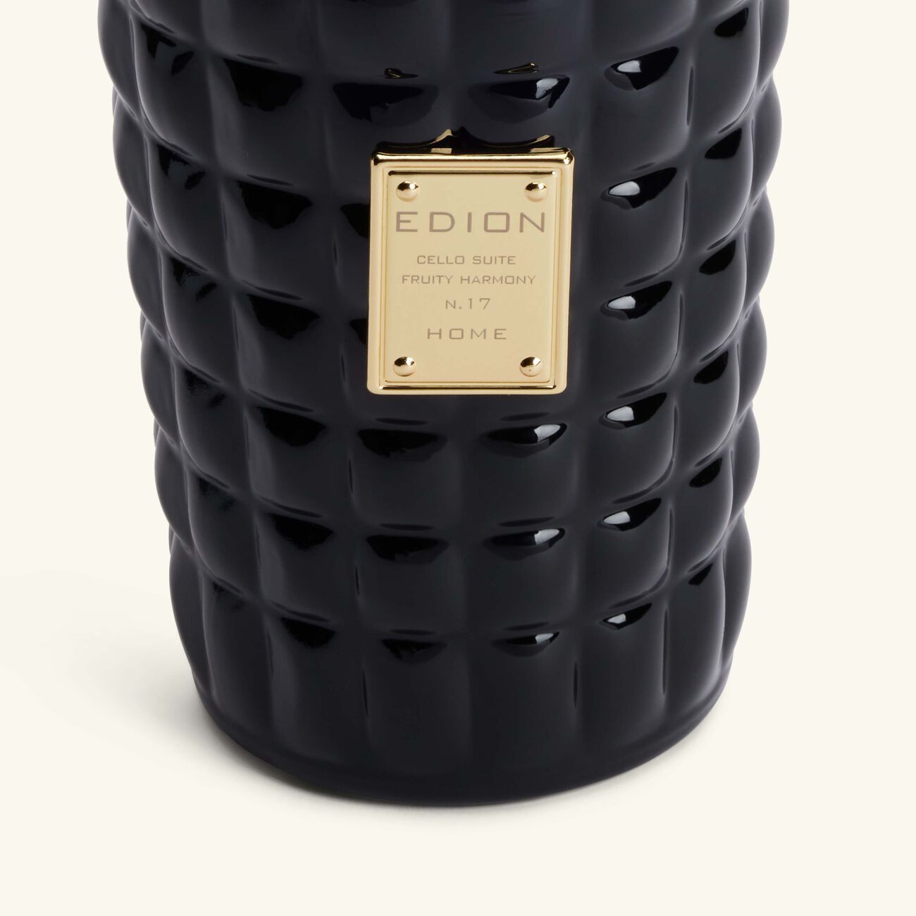 إديون الشمعة العطرية تشيلو سويت نمبر 17 فروتي هارموني نيرو   500 غ