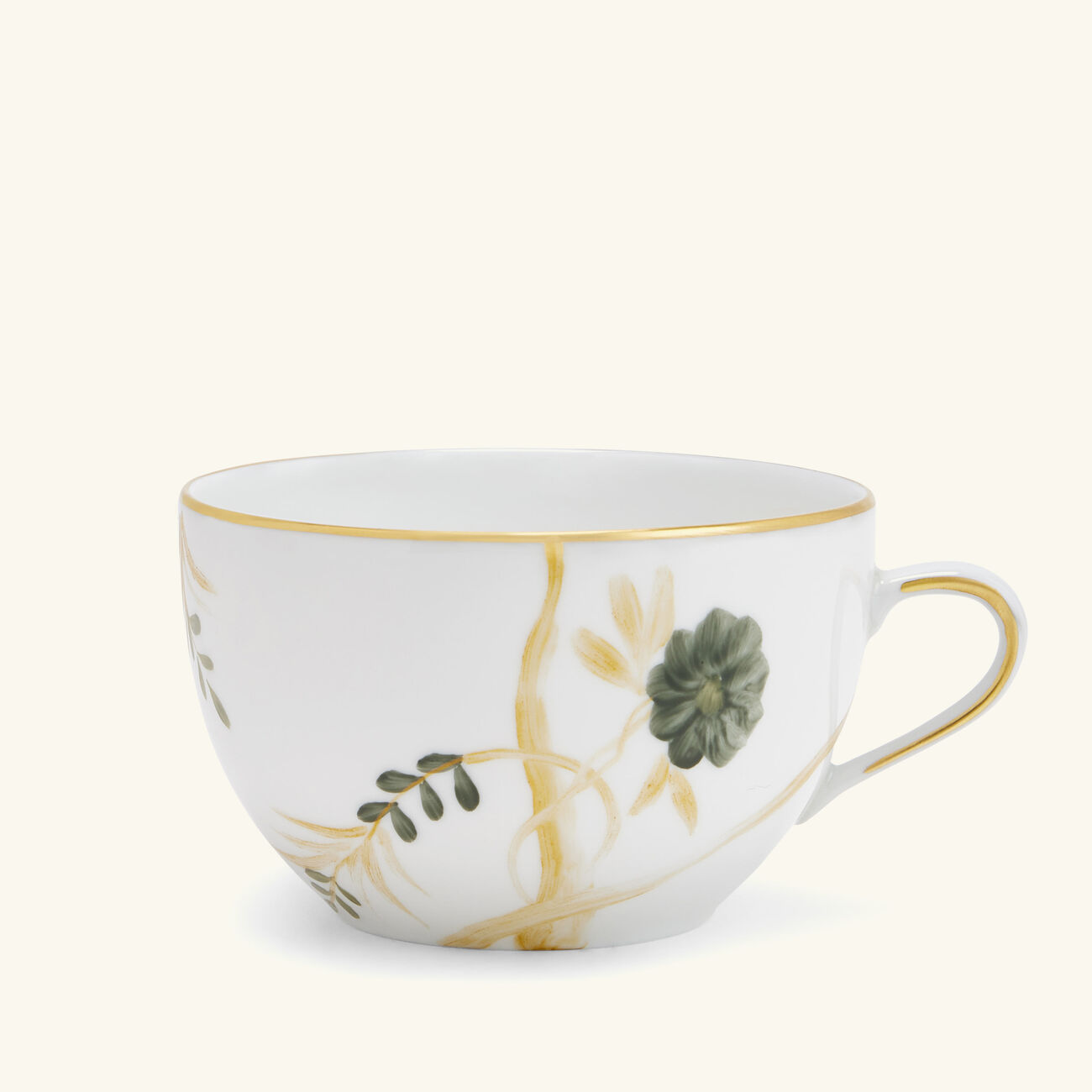 ماري داج كوب للفطور مع صحنه أخضر