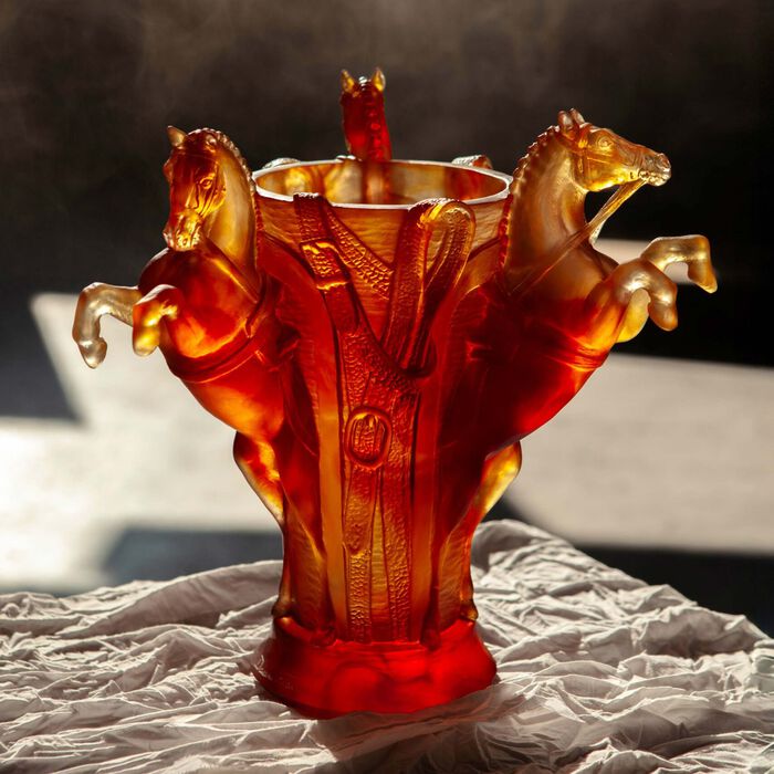 daum r ve equestre vase medium amber
