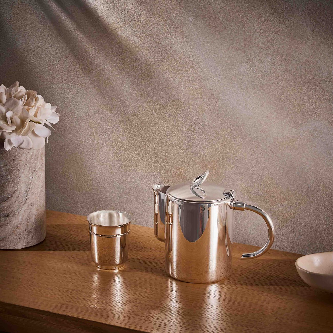 كريستوفل إبريق الشاي فيرتيجو مطلي بالفضة