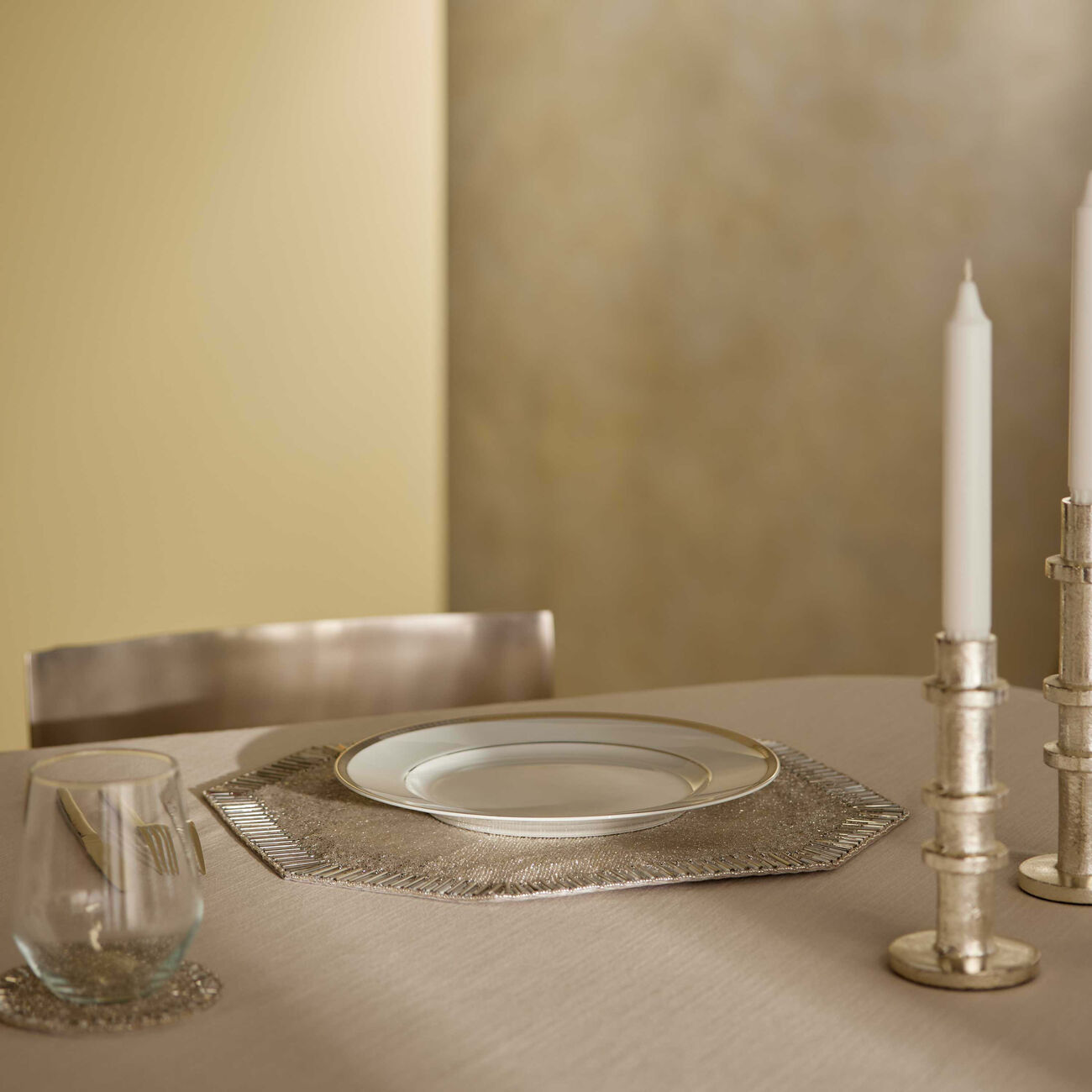 Louxor Placemat Silver kim seybert louxor placemat silver